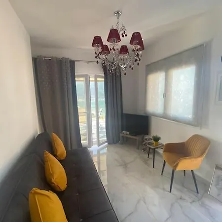 Christie's Panorama Вилла Pondi